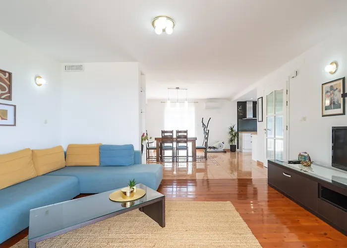 Apartment Doma *